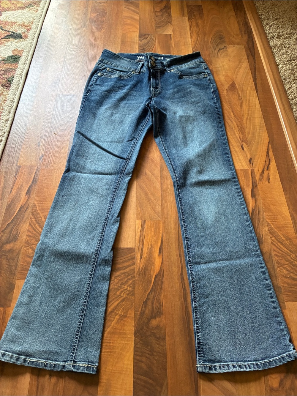 Wallflower Women's Medium Blue Flared Jeans